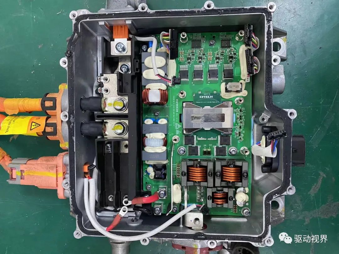 新能源汽车DC/DC变换器及实物拆机图w23.jpg