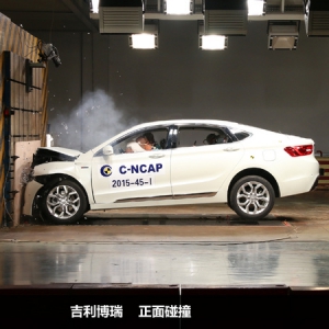 图解：吉利博瑞碰撞解析，后排女性假人疑似下潜