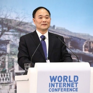 把方向盘交给沃尔沃还是百度，是个问题