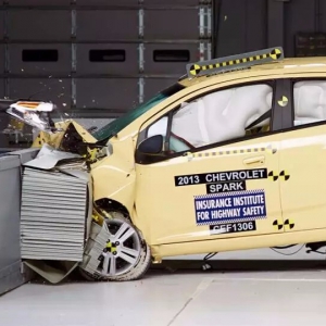 工程师们是如何测试一款车的安全性的？