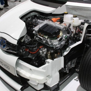 两大混合动力技术阵营决战中国