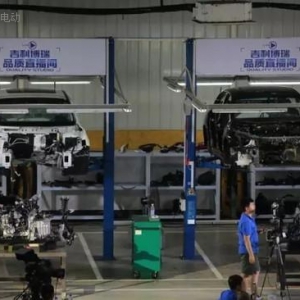 吉利博瑞拆车秀引争议，中国汽车站在未来门口如何逆袭