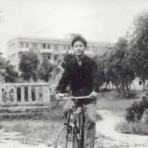 李书福：一个放牛娃的中国汽车梦